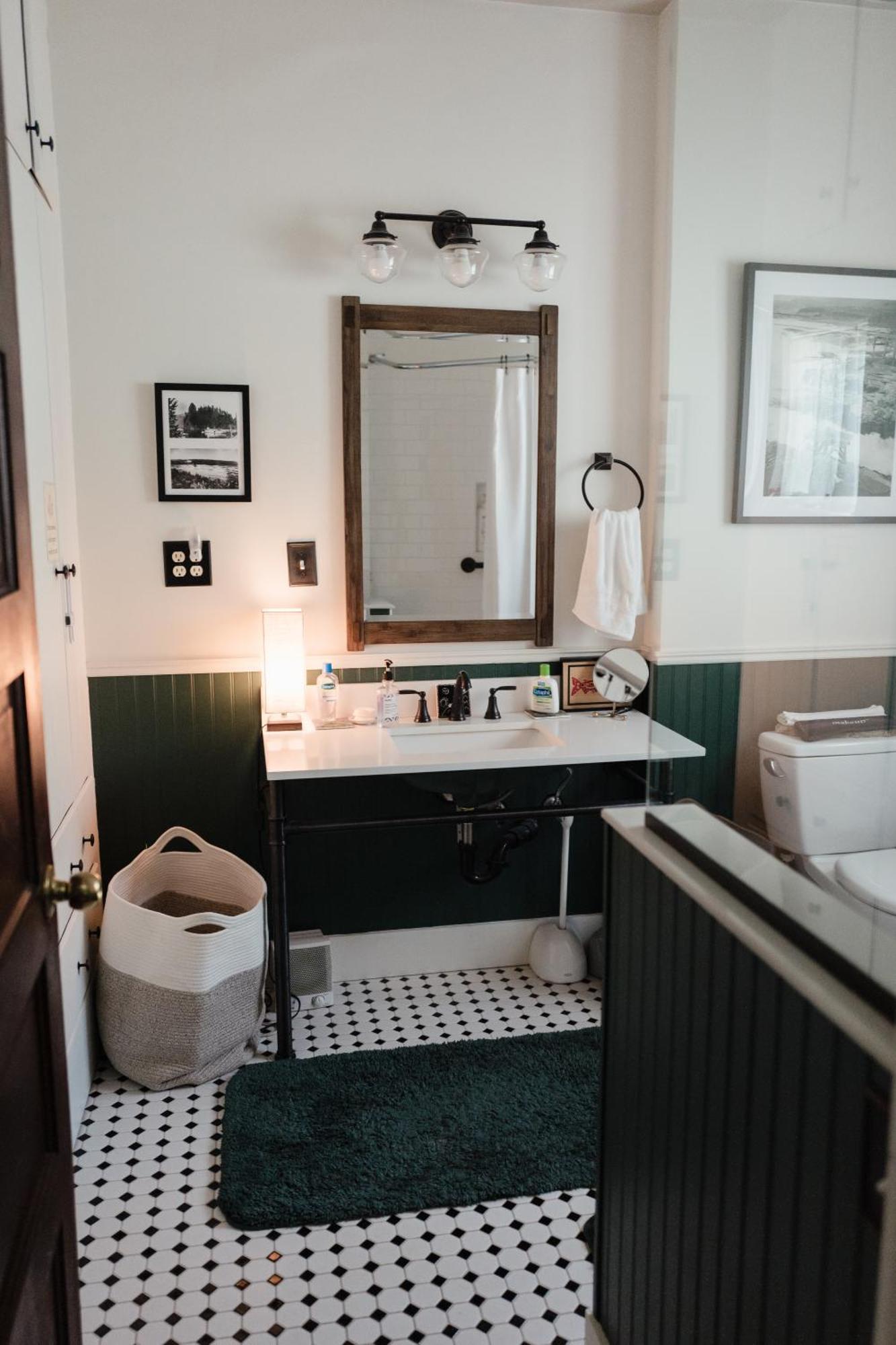 Southeast Comfy & Eclectic Craftsman Ferienhaus